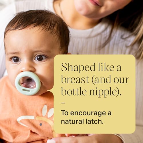 Tommee Tippee Breast-Like Pacifier, 0-6 Months, Symmetrical Design, Natural Breast-Like Baglet, BPA-Free Binkies, Pastel/Blue/Black, Pack of 4
