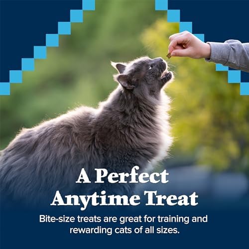 Blue Buffalo Wilderness Crunchy Cat Treats, Chicken 12-oz Tub