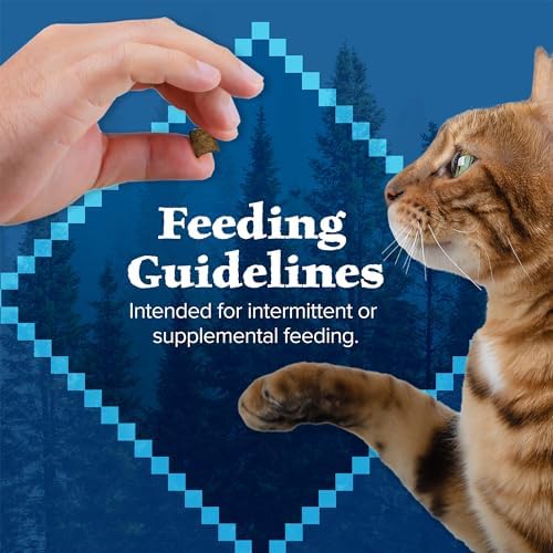 Blue Buffalo Wilderness Crunchy Cat Treats, Chicken 12-oz Tub