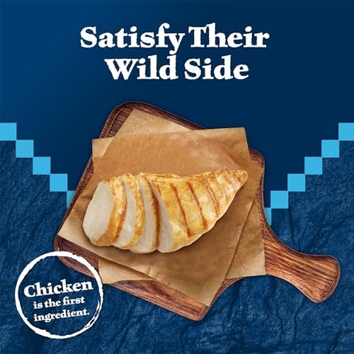 Blue Buffalo Wilderness Crunchy Cat Treats, Chicken 12-oz Tub