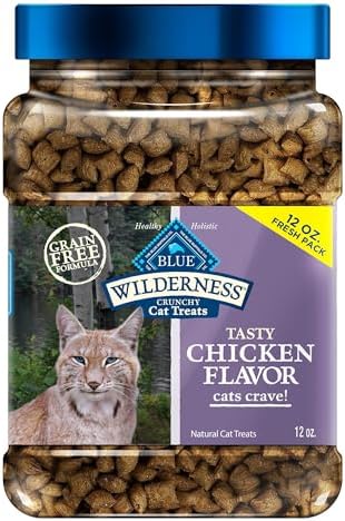 Blue Buffalo Wilderness Crunchy Cat Treats, Chicken 12-oz Tub