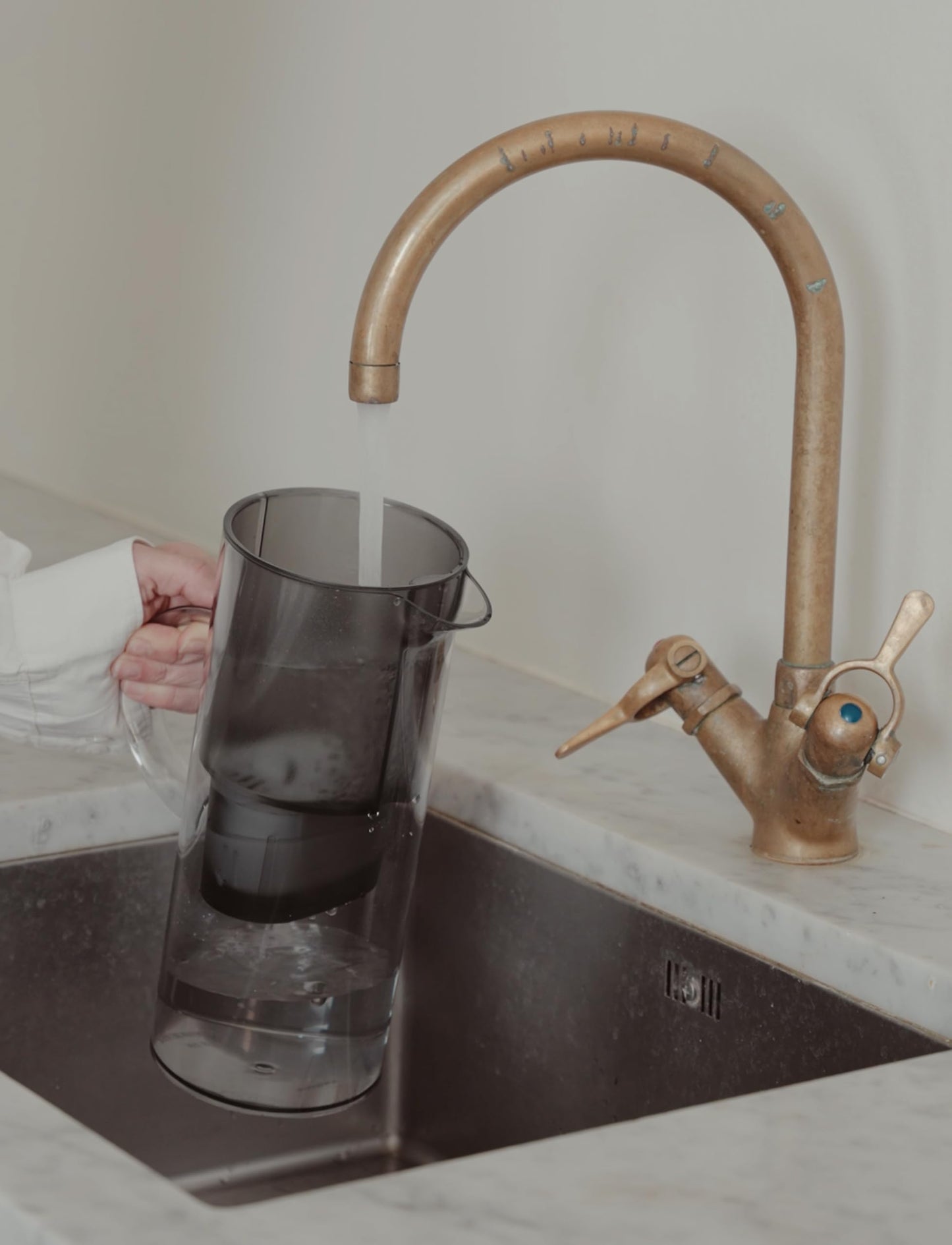 Stelton 2 Litre Water Filter Jug, Smoke
