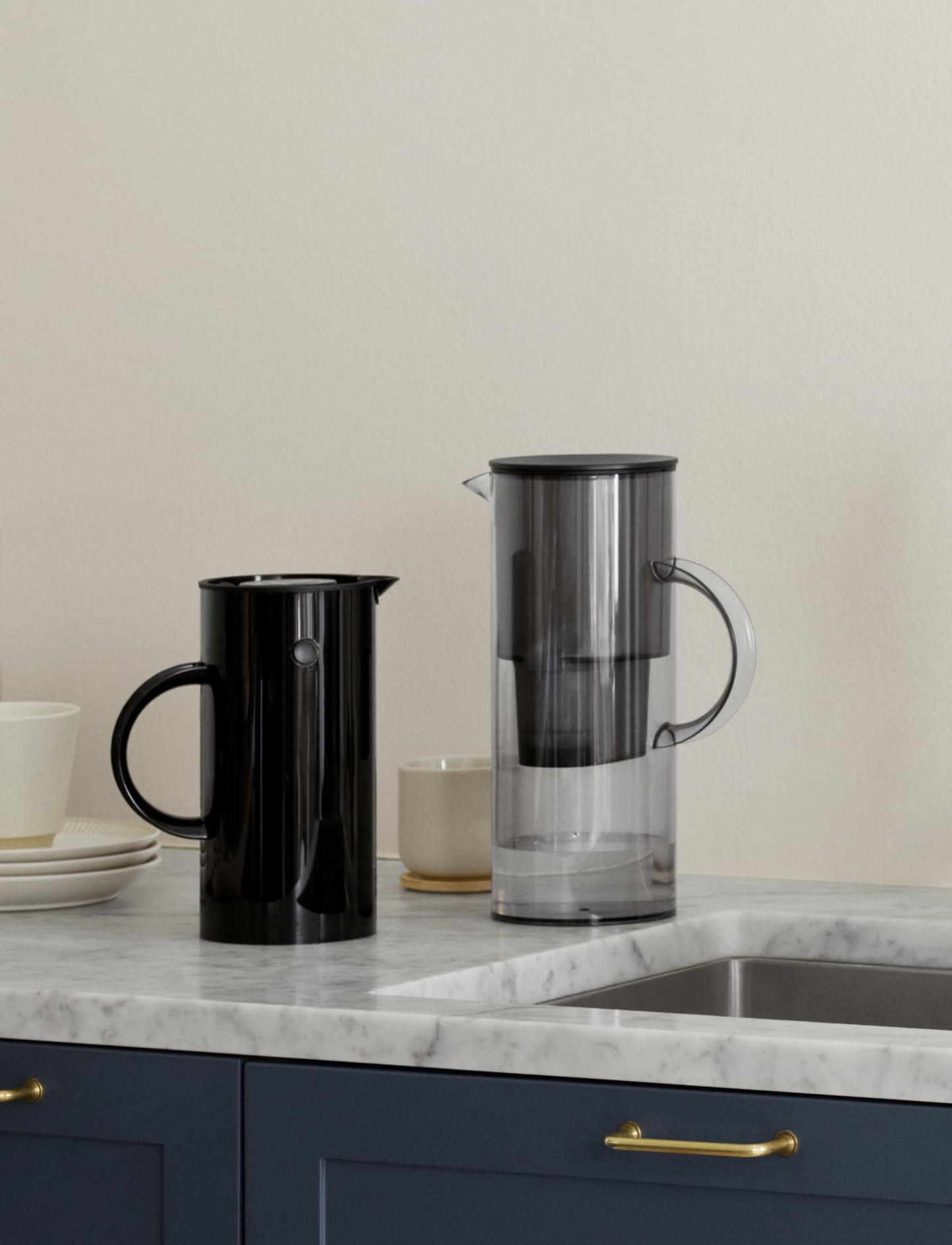 Stelton 2 Litre Water Filter Jug, Smoke