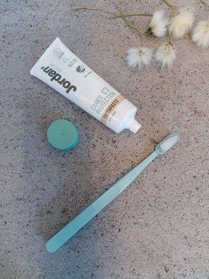 Jordan Green Clean Manual Toothbrush - Sustainable, Scandinavian Design, Soft Bristles, Mixed Colors, 4 Units