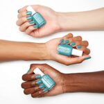 essie Gel Setter Nail Polish Kit, Aqua Blue Nail Polish + Top Coat, In-The-Cabana, 0.46 oz each - Image 3